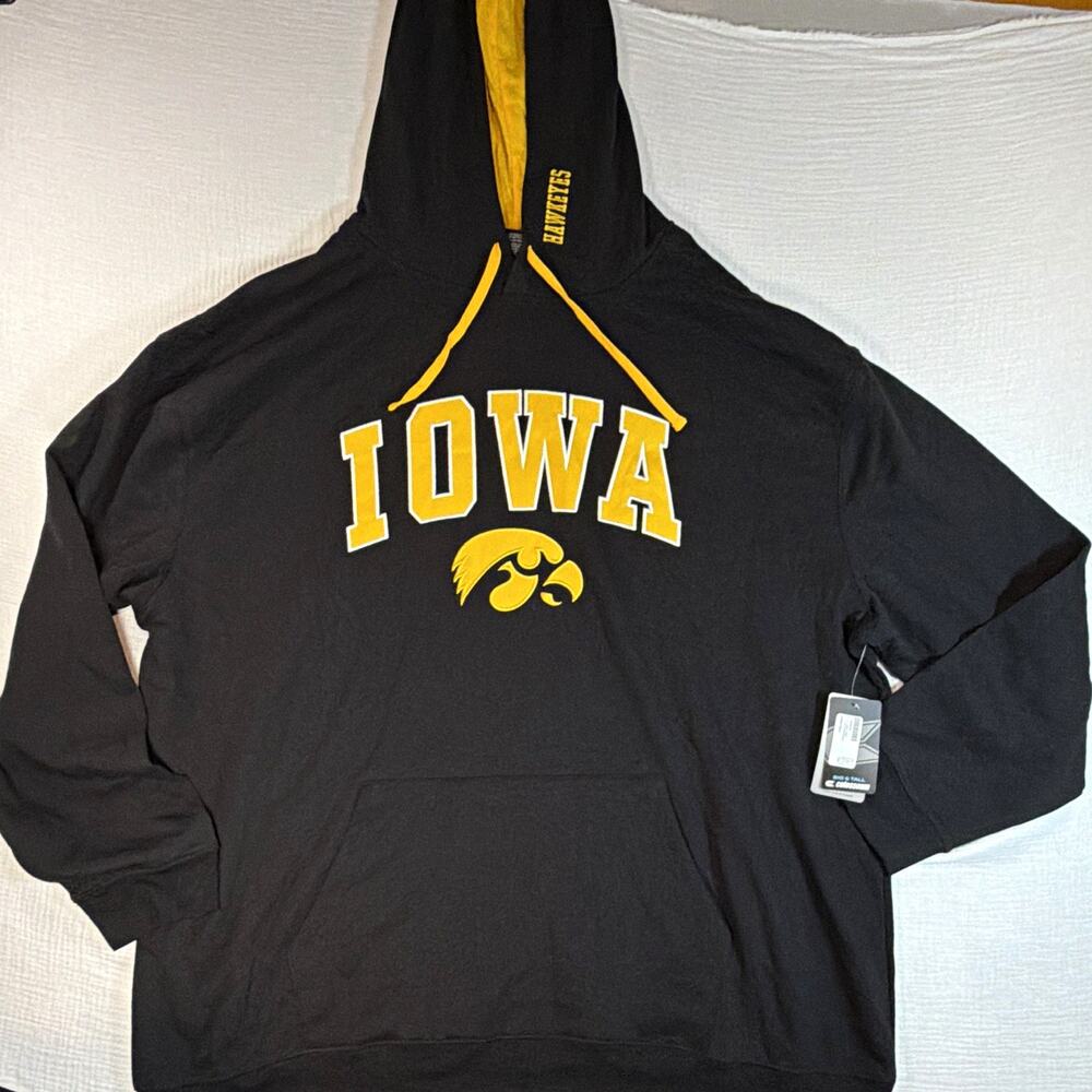 Colosseum Iowa Hawkeyes Graphic Logo Fleece Pullover Hoodie Black/Yellow 5XL
